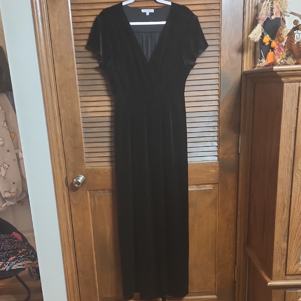 Elegant Black Velvet Dress